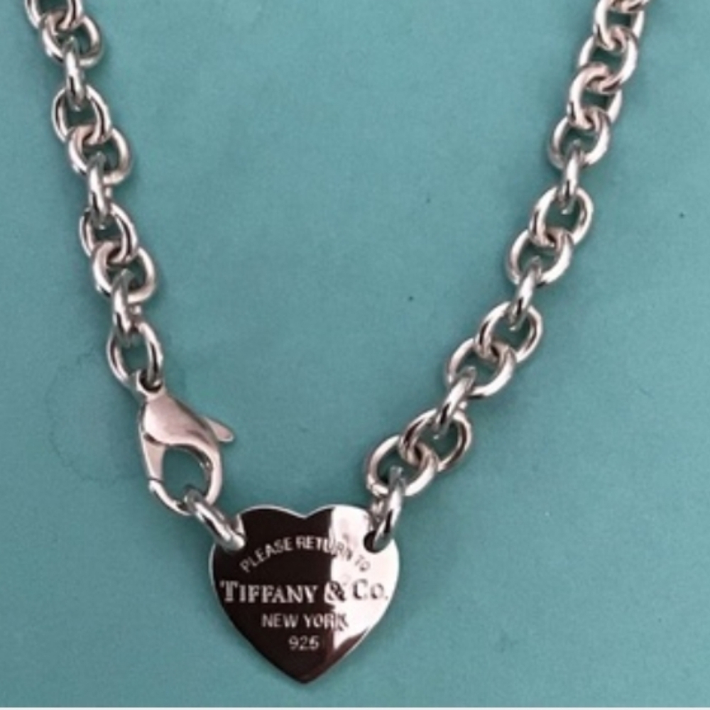 TIFFANY & CO. HEART TOGGLE NECKLACE - Picture 8 of 13